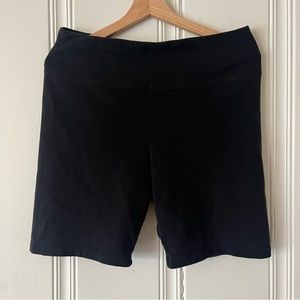 Lou & Grey biker shorts